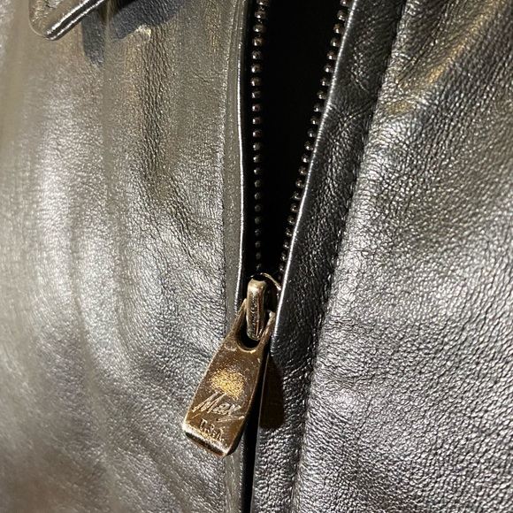 Leather jacket - Picture 3 of 7